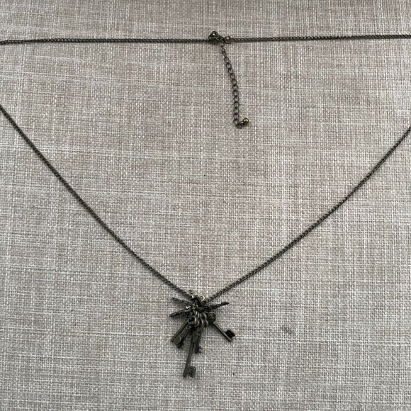 Nordstrom Rack Necklaces Antique Glod Tone Keys Statement Pendant Jewelry - Picture 6 of 11